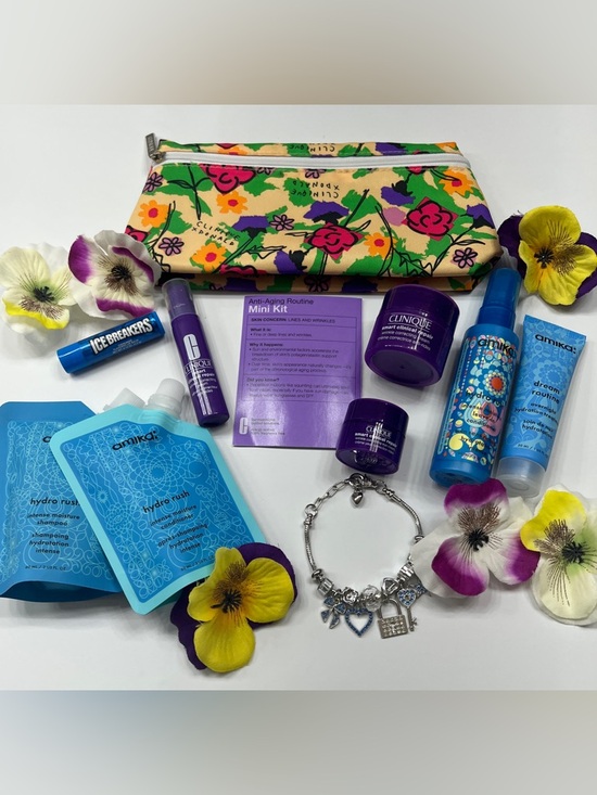Clinique Other - Clinique + Amika Anti-Aging Hydration Bundle